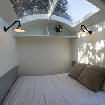 Bannfield Shepherds Hut Баллимони Экстерьер фото