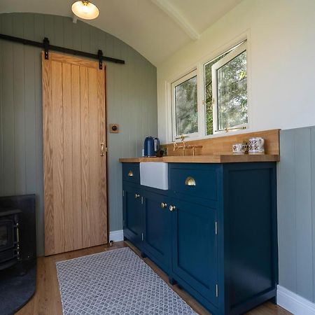 Bannfield Shepherds Hut Баллимони Экстерьер фото