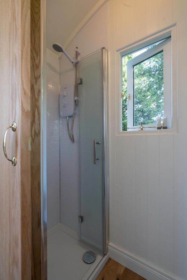 Bannfield Shepherds Hut Баллимони Экстерьер фото