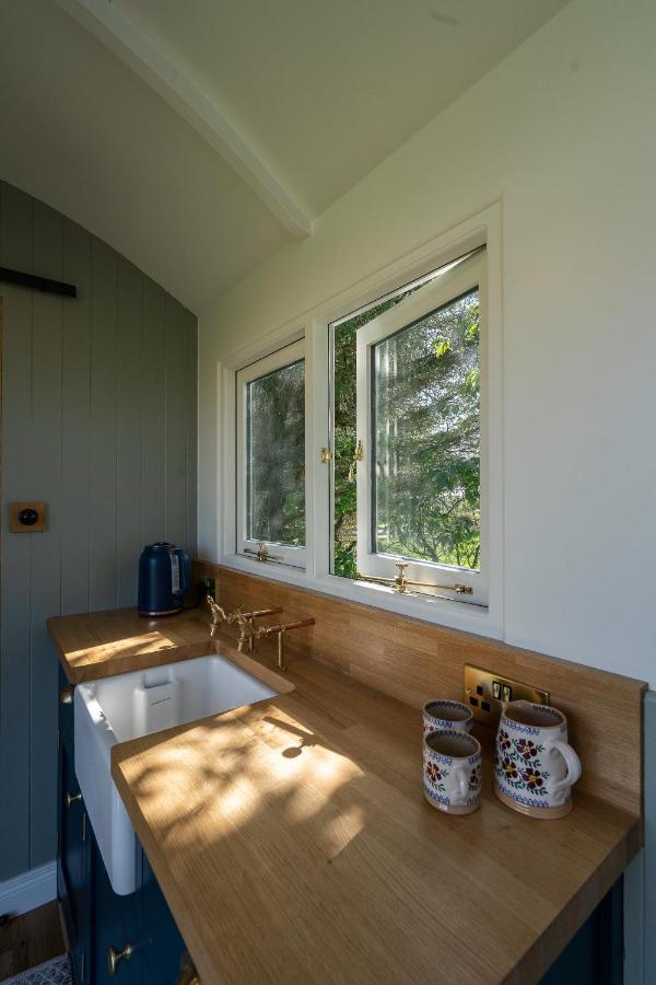 Bannfield Shepherds Hut Баллимони Экстерьер фото